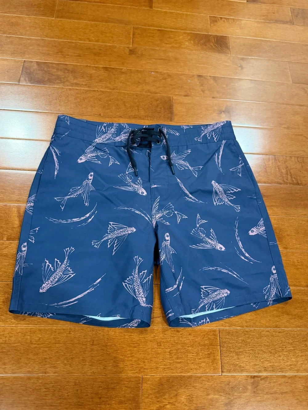NWT Faherty Mens Navy Pink Waterways Print Sunwashed Boardshorts Sz. 33